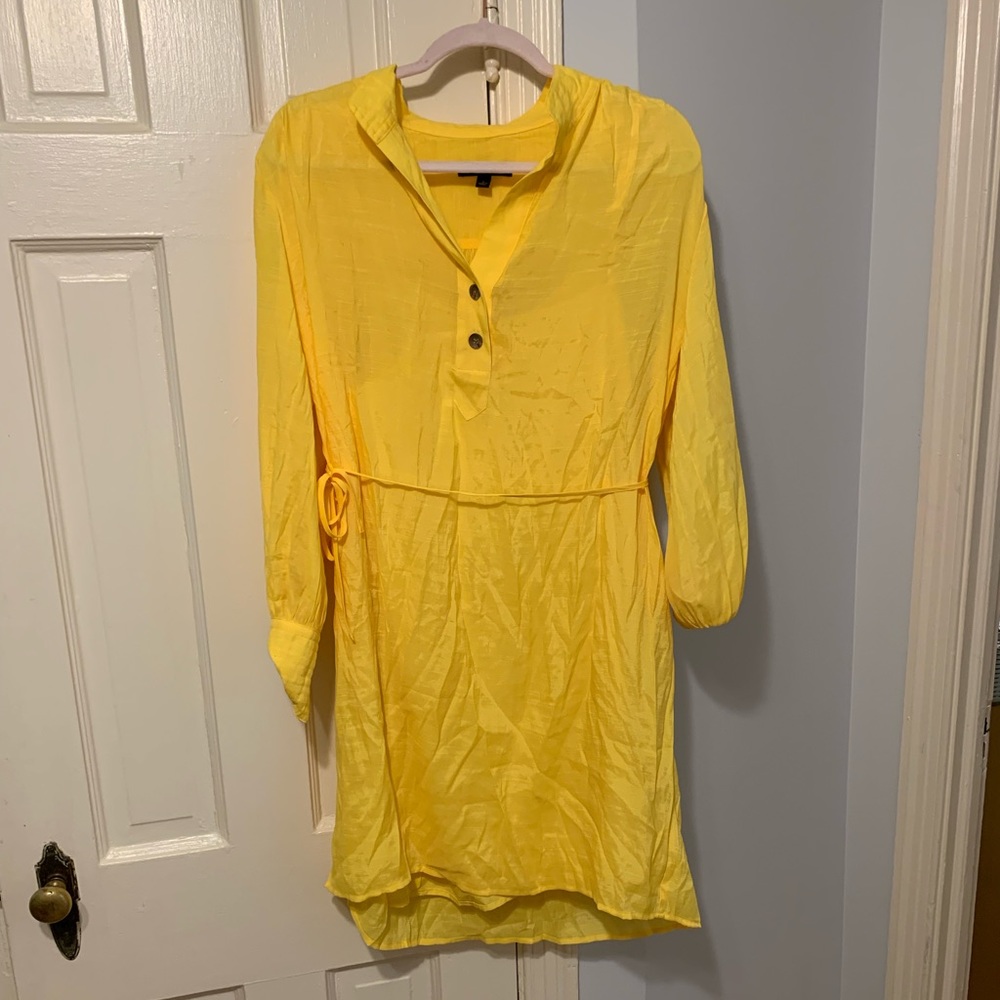 Bright yellow banana republic dress never been worn!